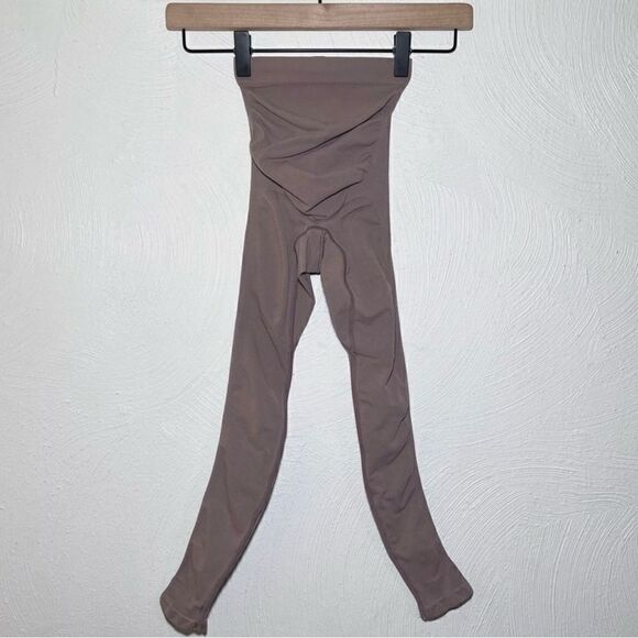 SKIMS Maternity Solutionwear Tight in Umber - Picture 3 of 8